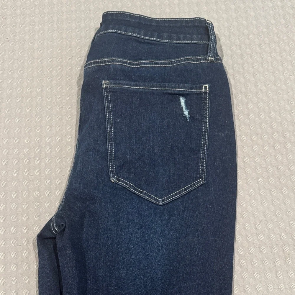 SO Distressed High Rise Jegging